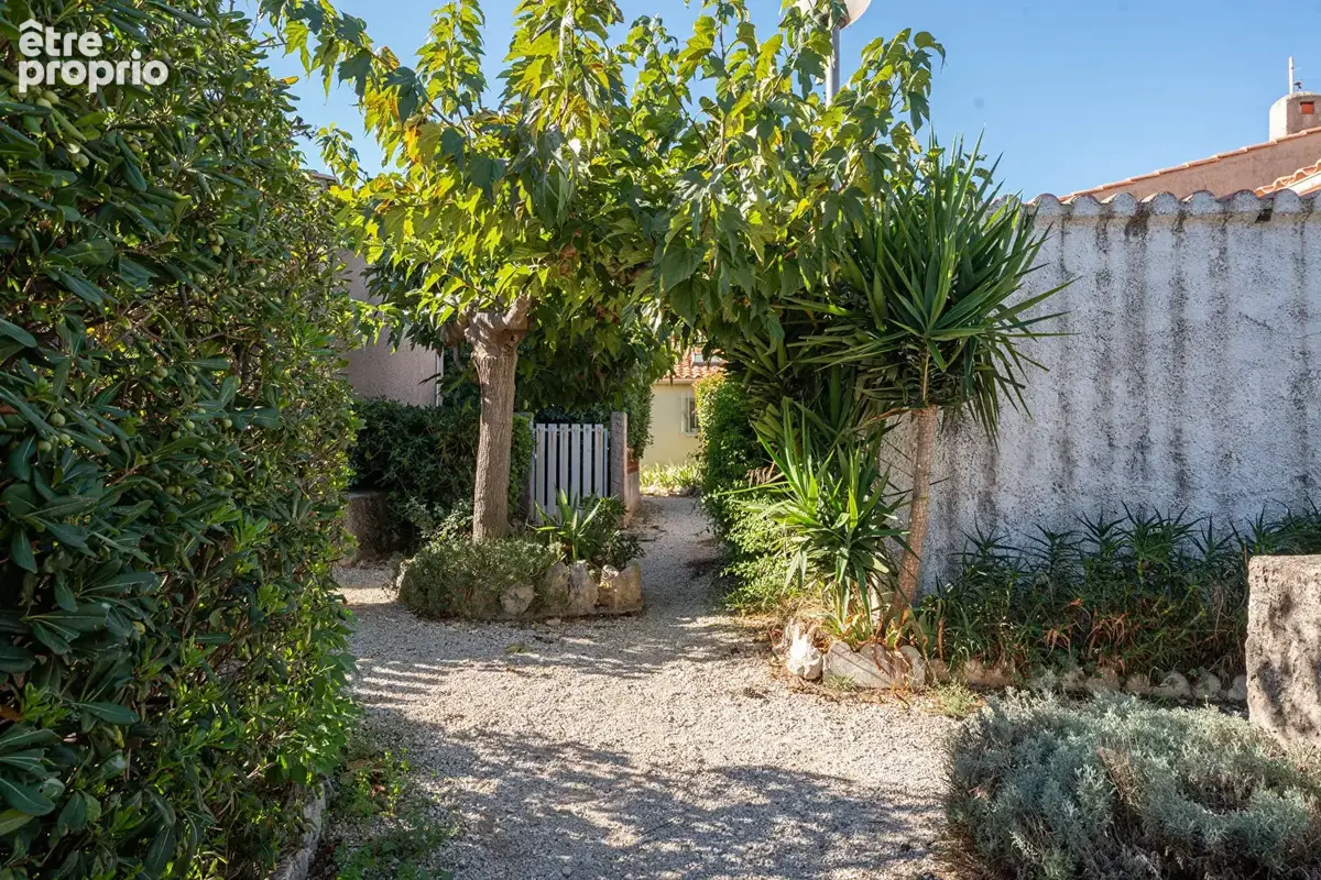 EXCLU À VENDRE - Pavillon T3 à Sausset les Pins avec terrasse et parking - photo 15