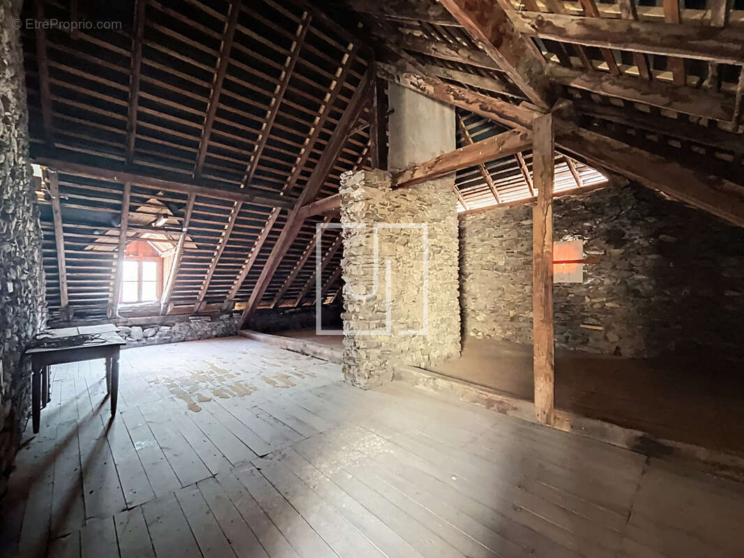 Appartement à LA CONDAMINE-CHATELARD