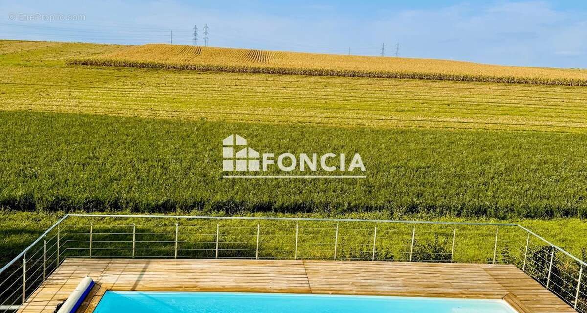 Maison à CHARLY-ORADOUR