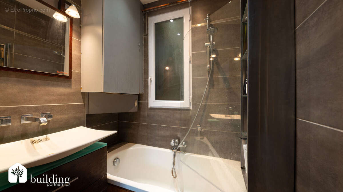 Appartement à LEVALLOIS-PERRET