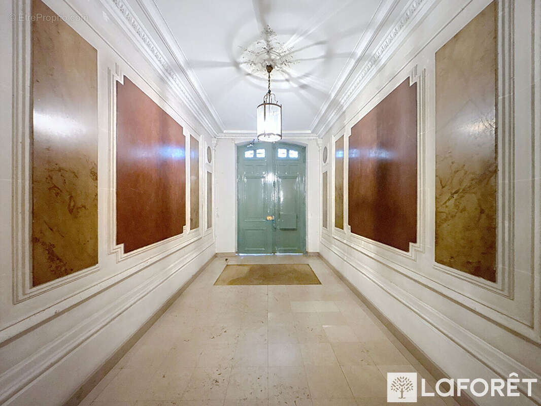 Appartement à PARIS-2E