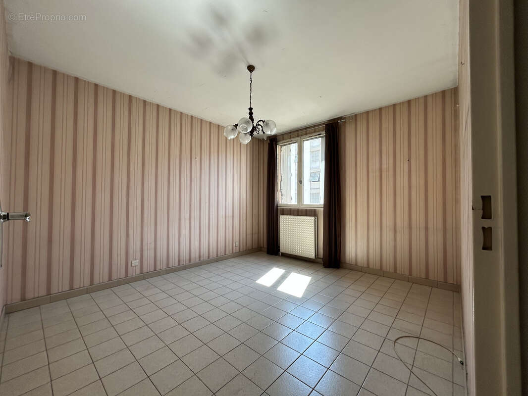 Appartement à vendre à ANNONAY avec ascenseur et garage - photo 6