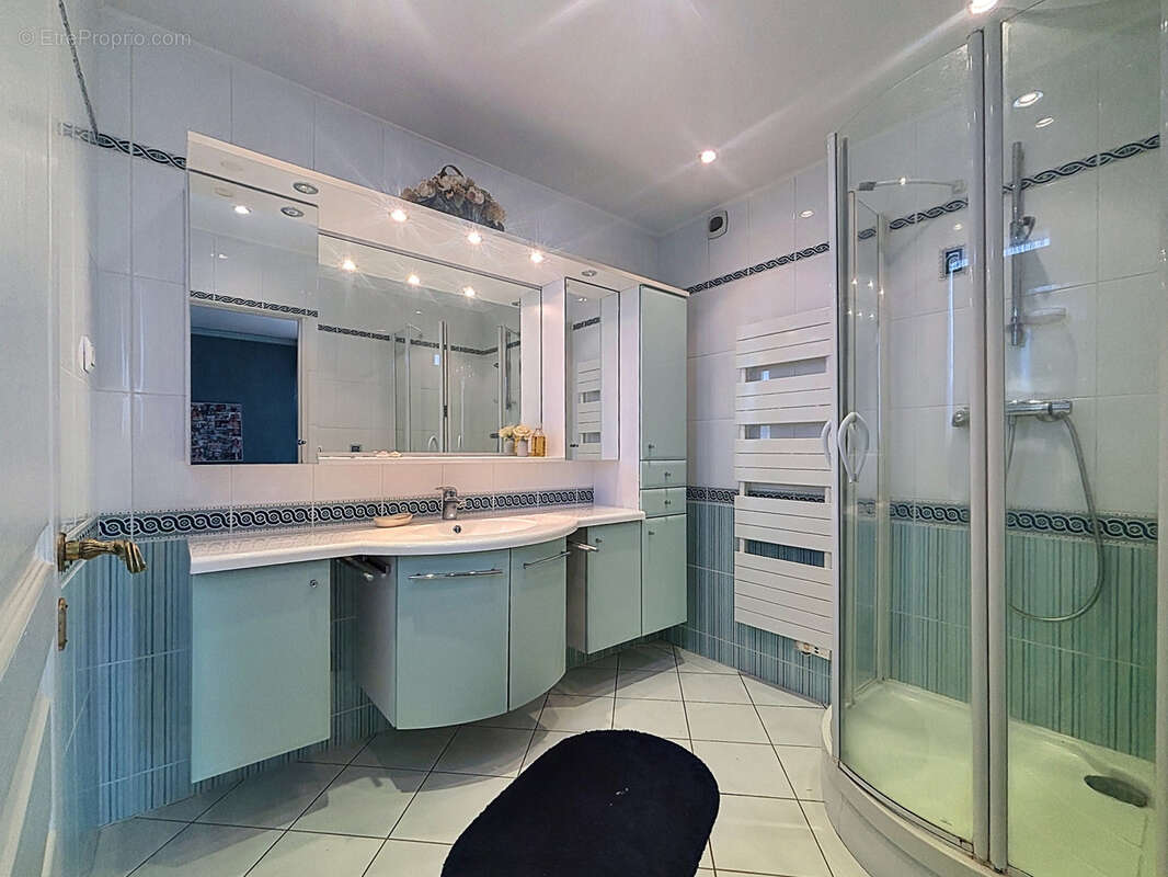 Appartement à SAINT-CYR-SUR-LOIRE