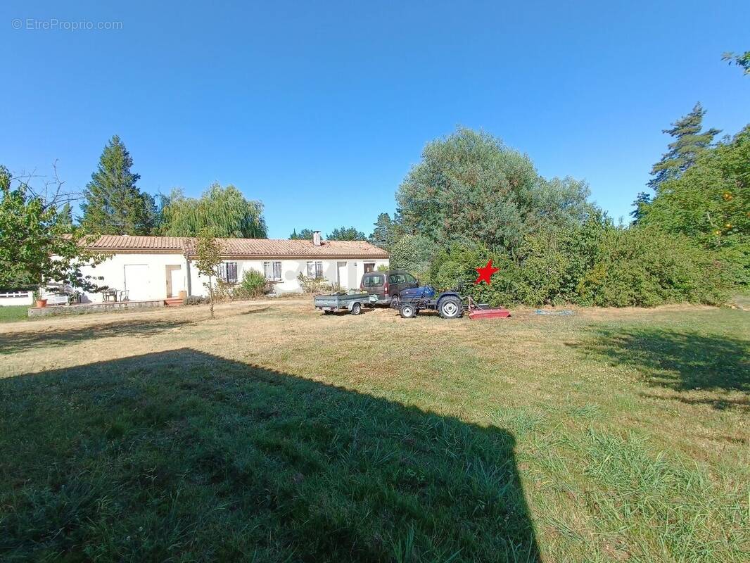 Maison à LABRUGUIERE