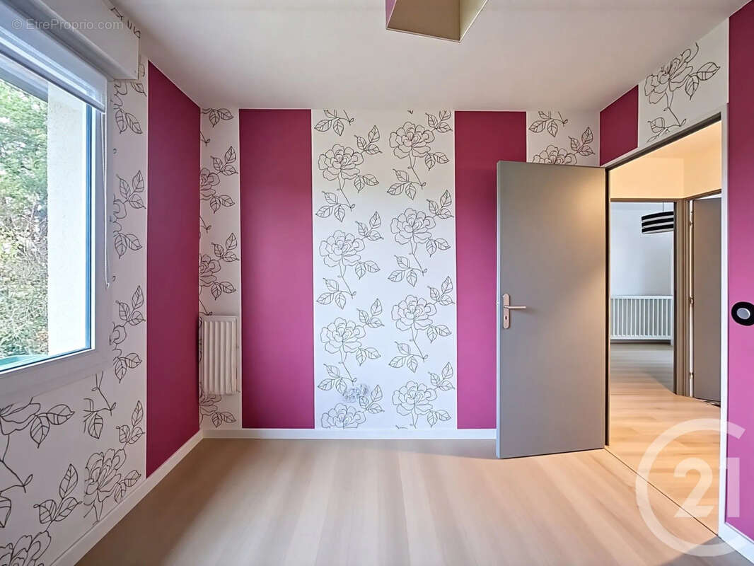 Maison à SAINT-JEAN-DE-LINIERES