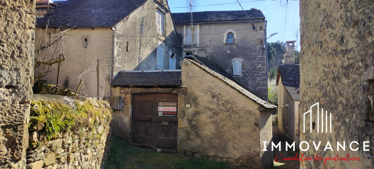 Maison à SAINT-JEAN-DU-BRUEL
