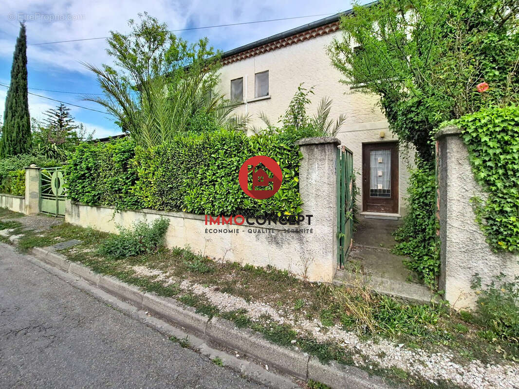 Maison à ROQUEMAURE