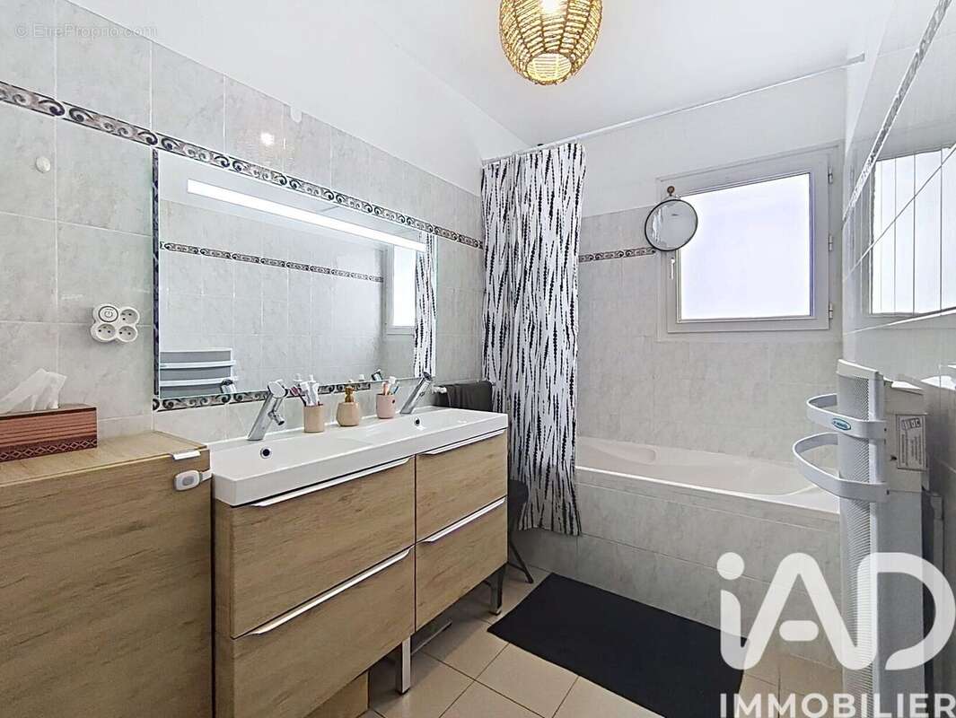 Photo 9 - Appartement à BELLEVILLE