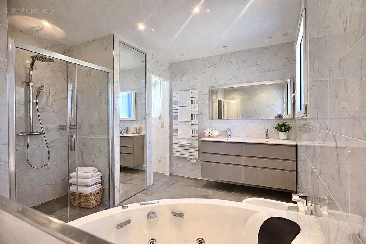 Maison à MOUGINS