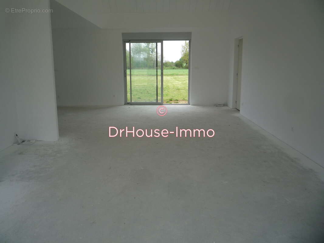 Maison à SAVIGNE-SUR-LATHAN