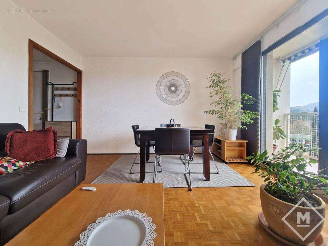 Vente magnifique Type 4 avec deux balcons vue mer Mazargues 13009 - photo 3