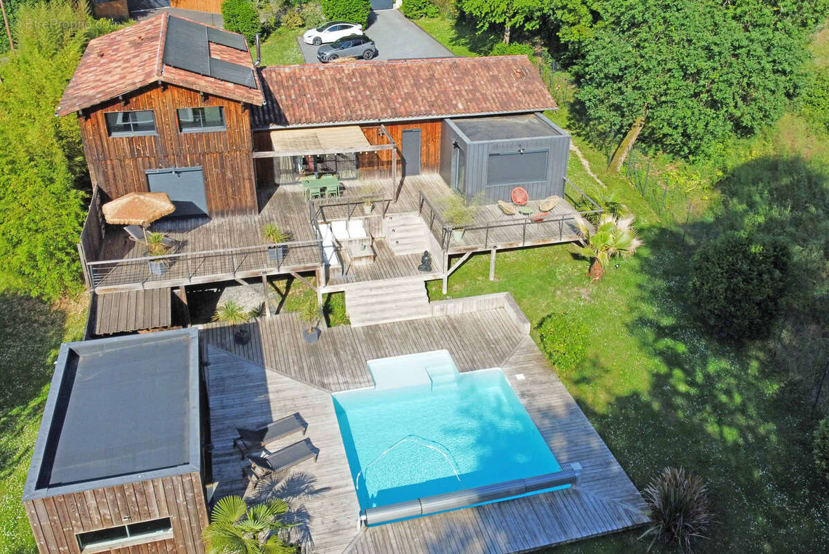 Maison à LATRESNE