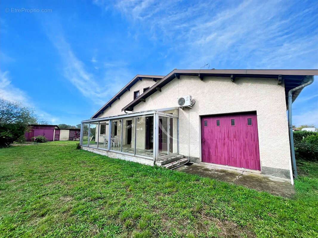 Maison à MONDONVILLE