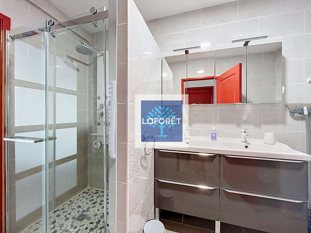 Ensemble immobilier de rapport au coeur Jonzac - photo 11