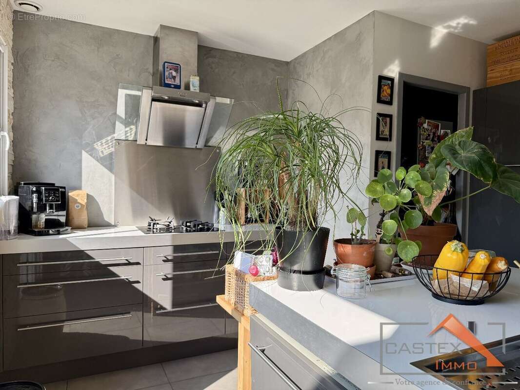 Boussens  Maison récente, 4 chambres, piscine et jardin paysagé - photo 4
