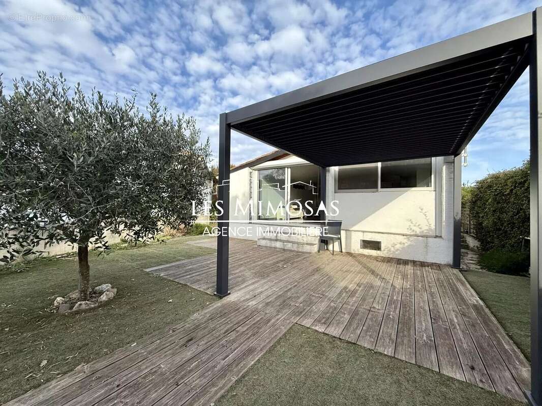 Maison à ROQUEBRUNE-SUR-ARGENS