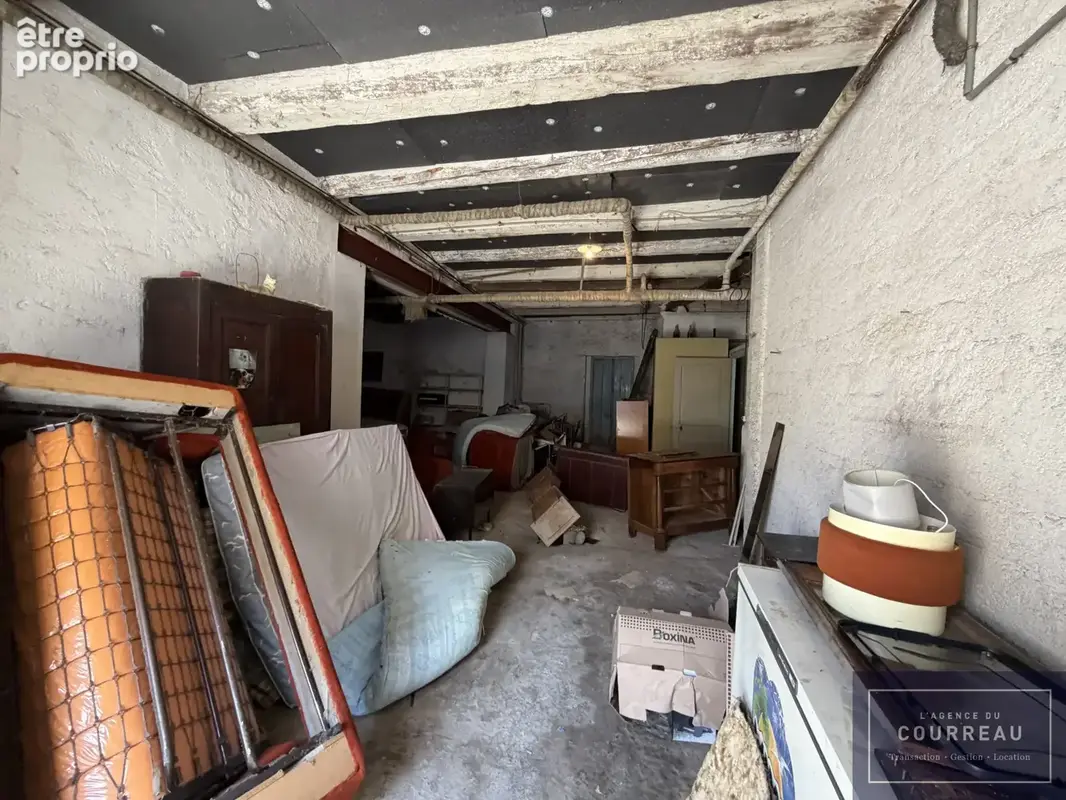 POMEROLS -Maison de Village de 143m2 avec un grand garage- - photo 2