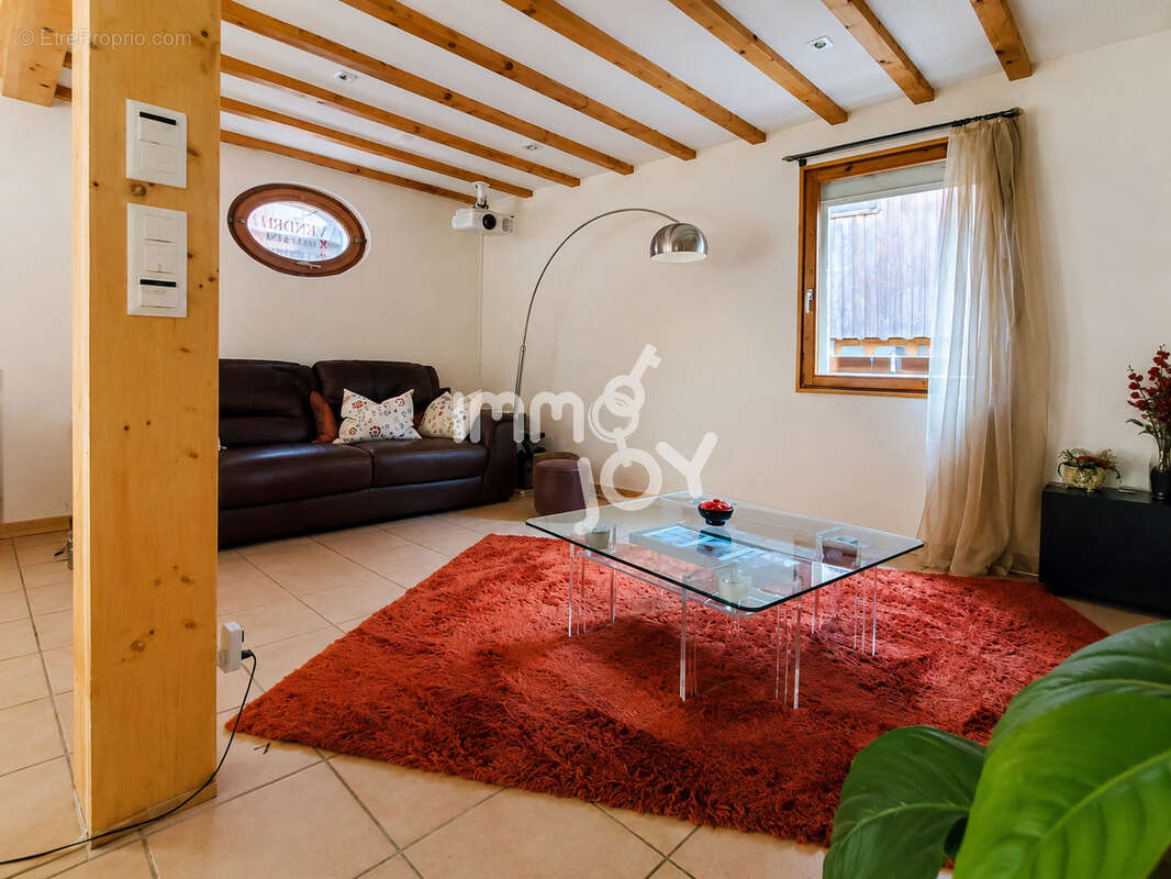 Appartement duplex esprit 'maison de ville' avec entrée indépendante en Plein Centre - photo 2