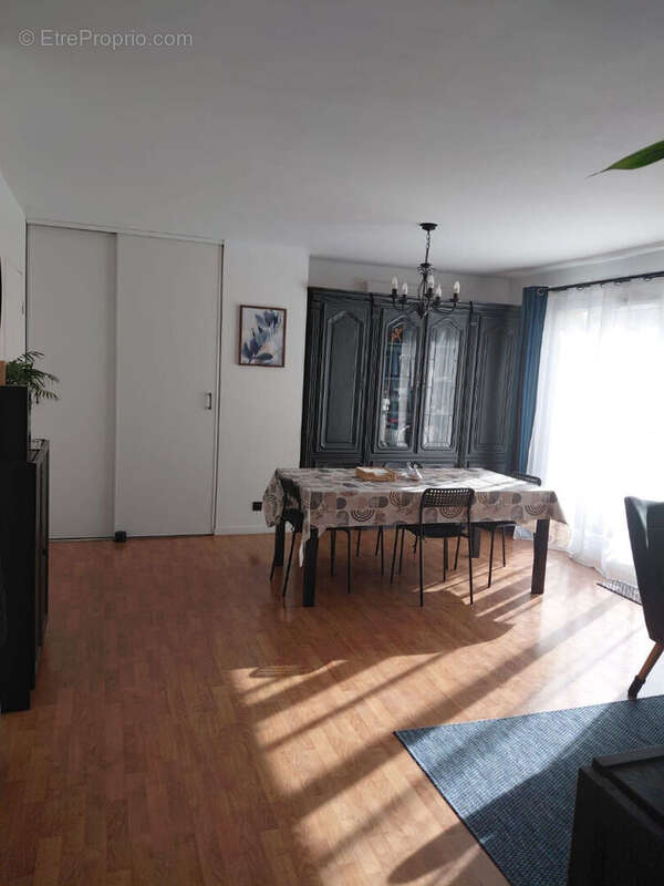 Appartement à STAINS