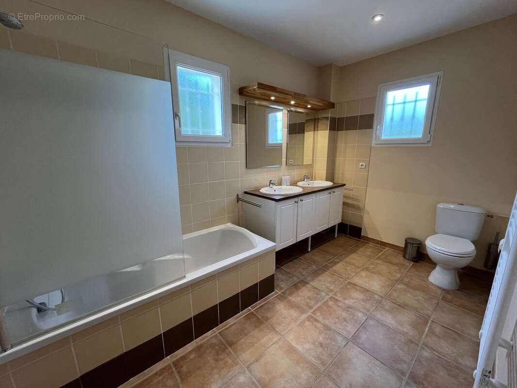 Maison à LE BARROUX