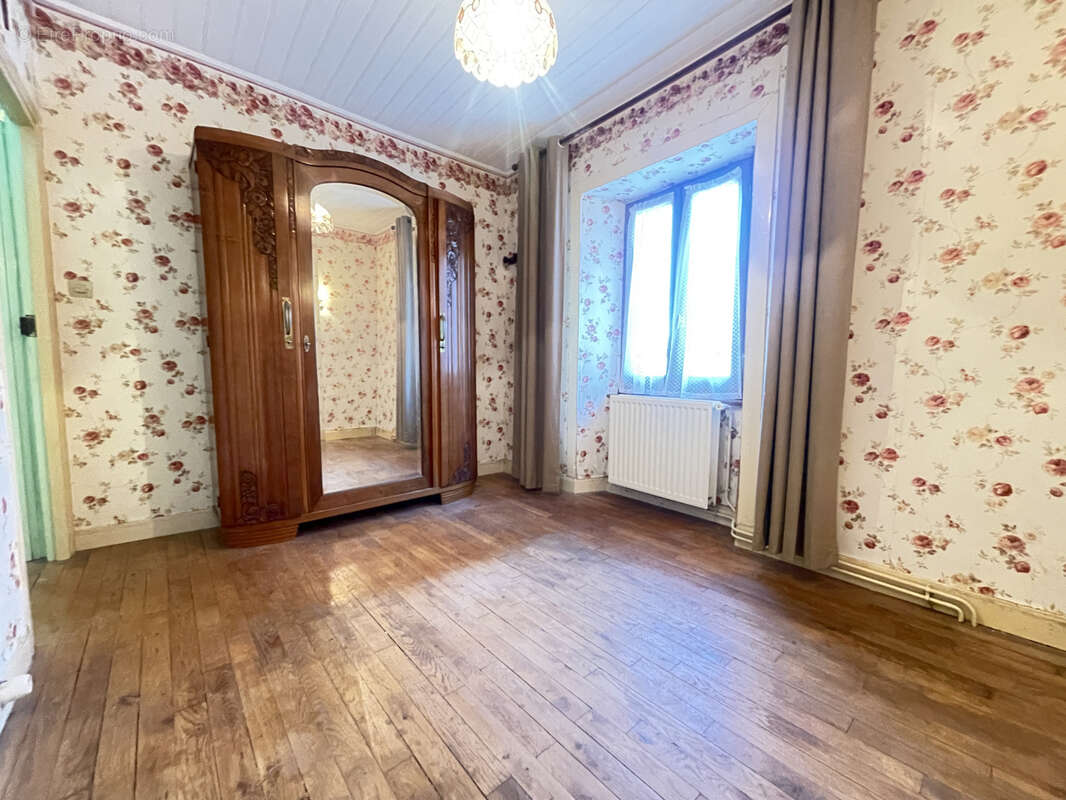 Maison à SAINT-PRIVAT