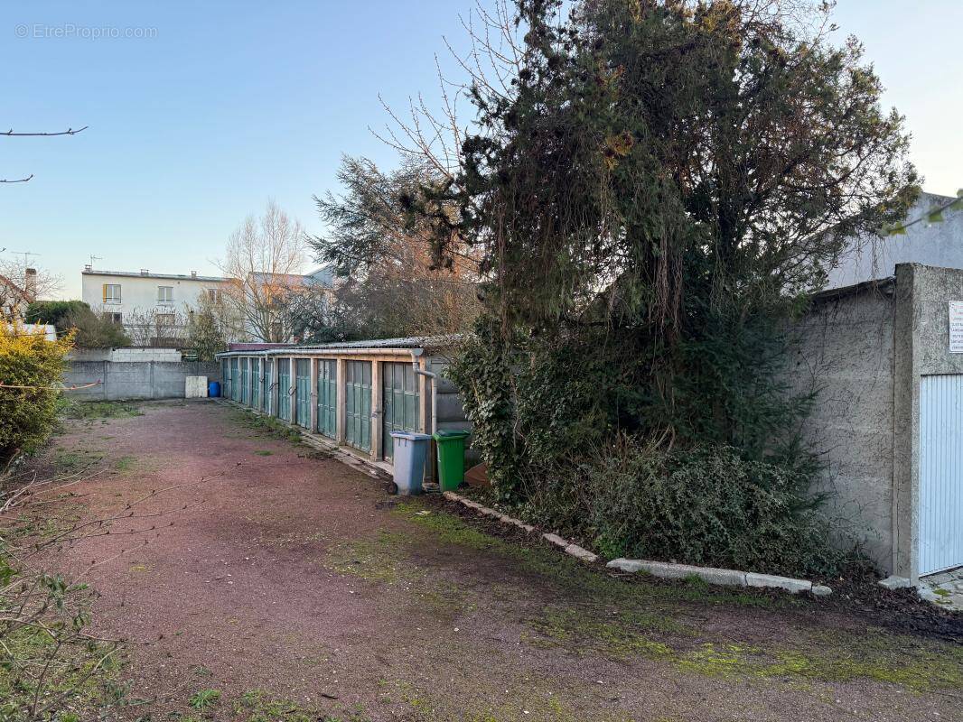 Parking à TREMBLAY-EN-FRANCE