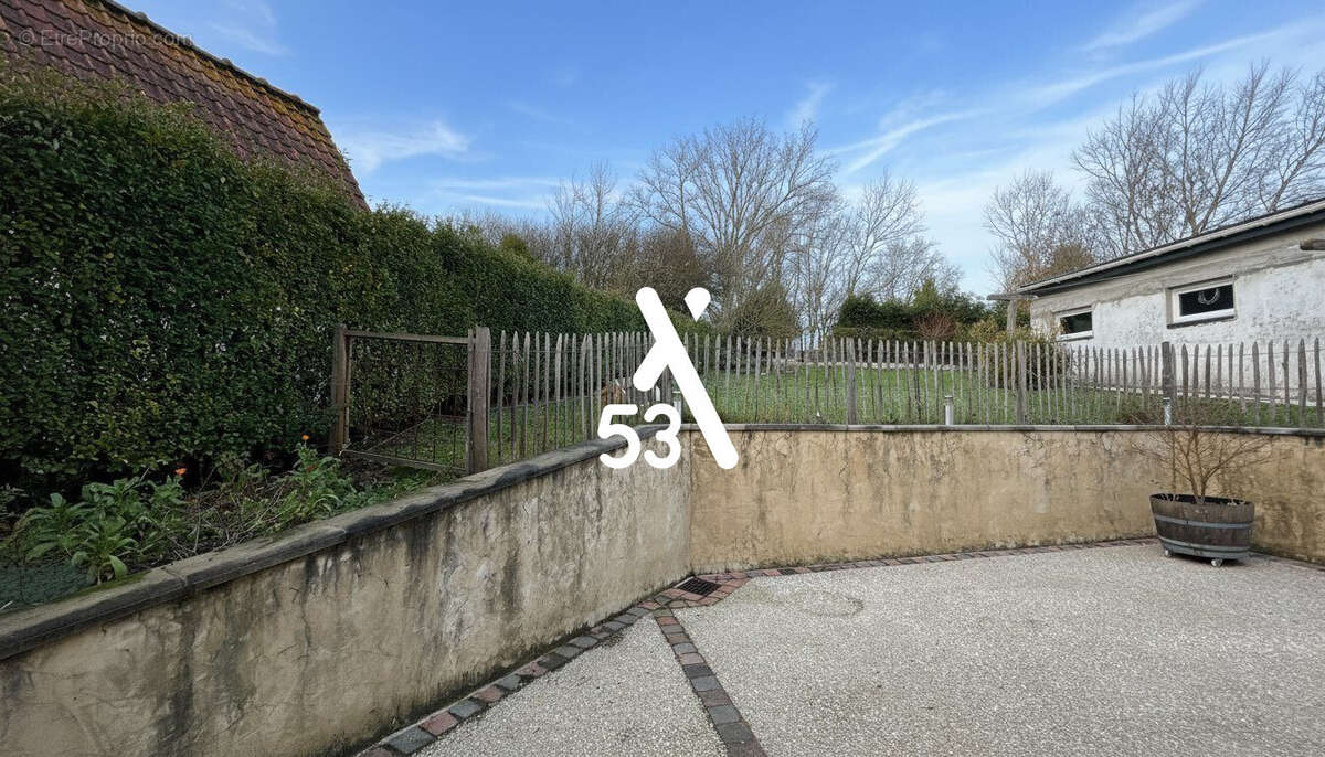 Maison à EPERLECQUES