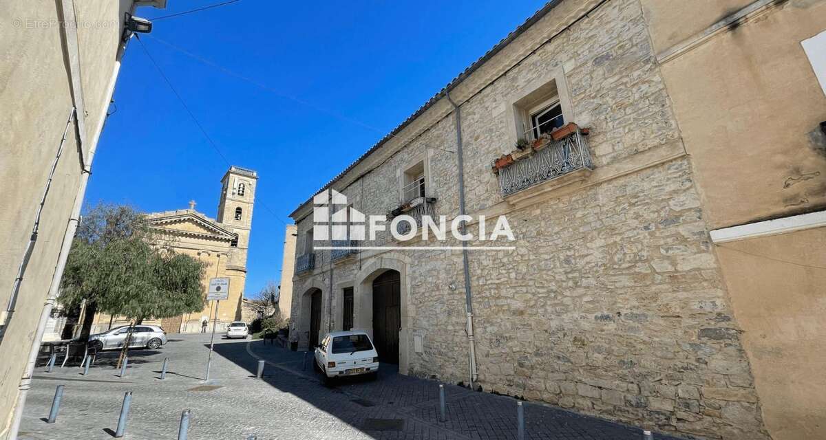 Appartement à COURNONTERRAL