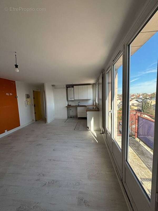 Appartement 2 Pièces 43 M2 Cave + Parking + Balcon - photo 3