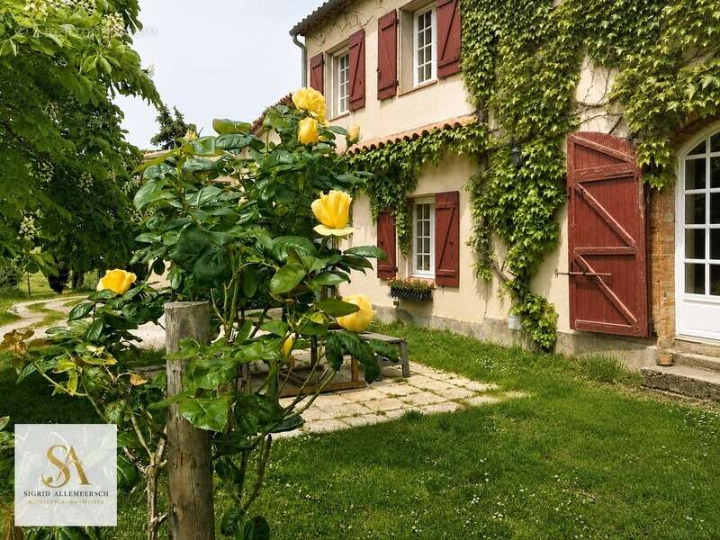 Domaine de caractère de 304 m² sur plus de 60 hectares d’un seul tenant – Entre nature, élégance et art de vivre - photo 16
