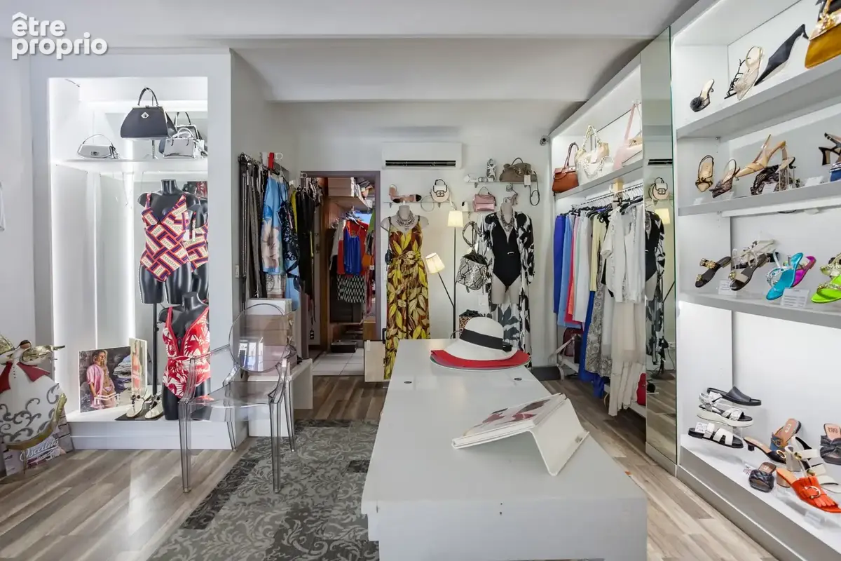 Commerce 55 m² à Cabrieres-D'avignon  - photo 2