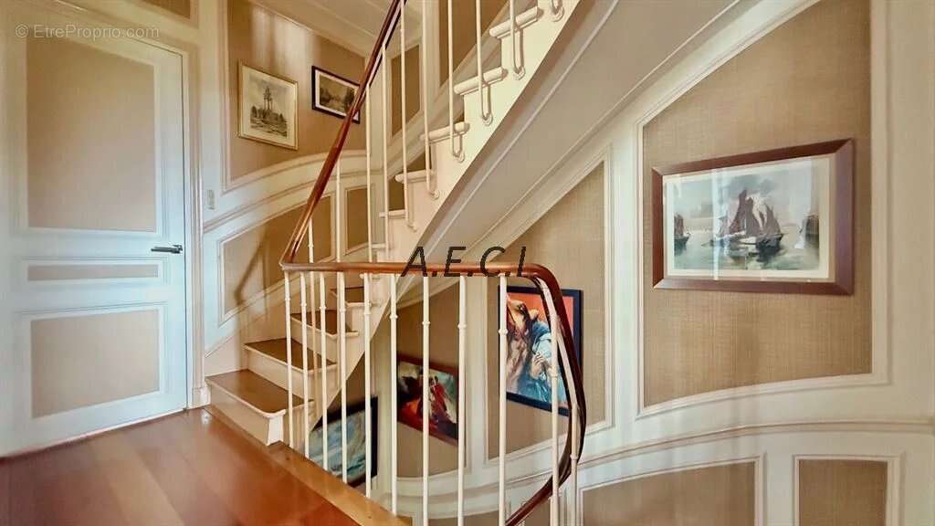 Maison à ASNIERES-SUR-SEINE