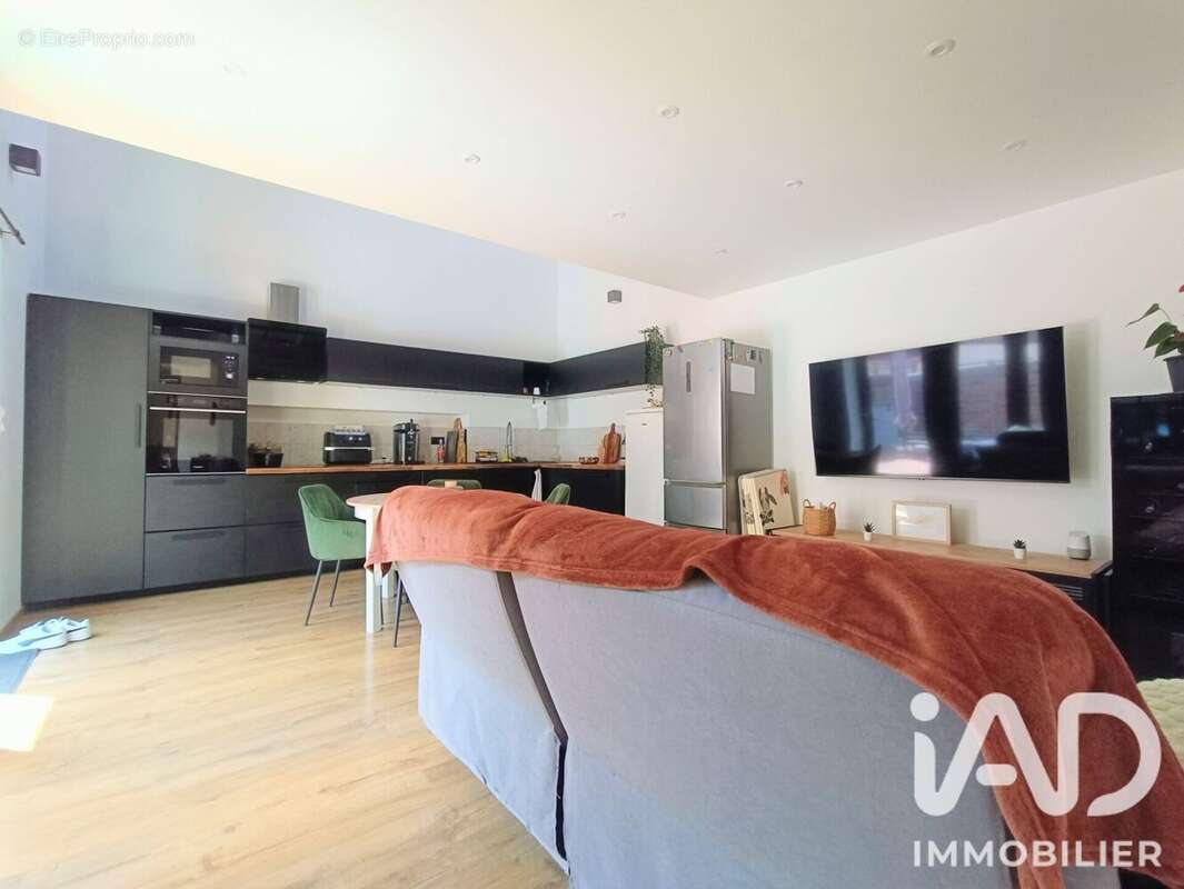Appartement 87 m² à Saint-Etienne  - photo 7