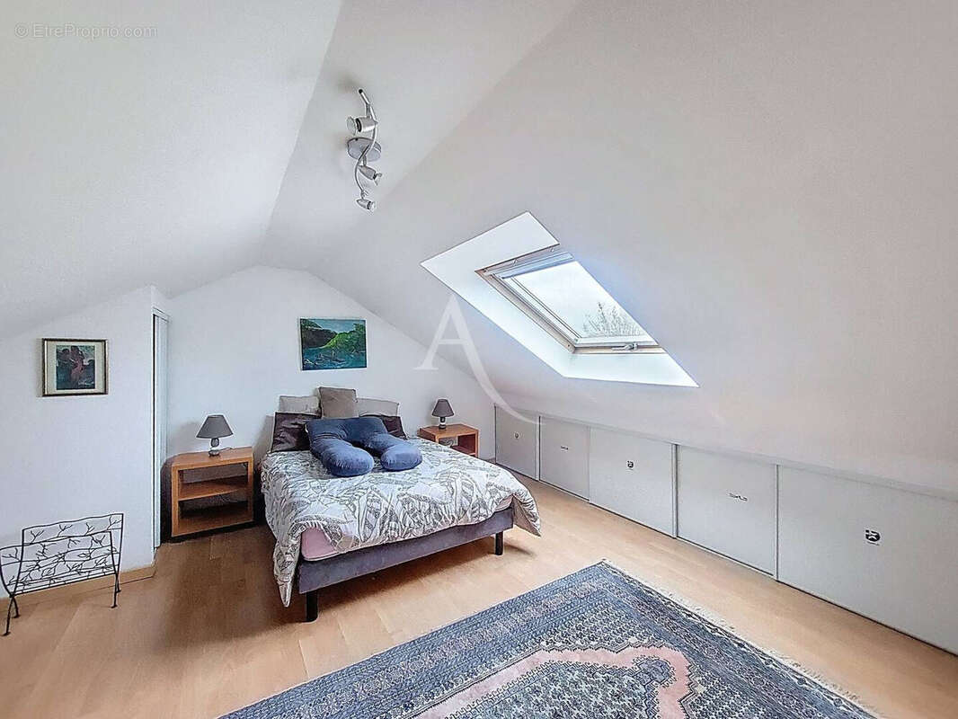 Maison à OZOIR-LA-FERRIERE