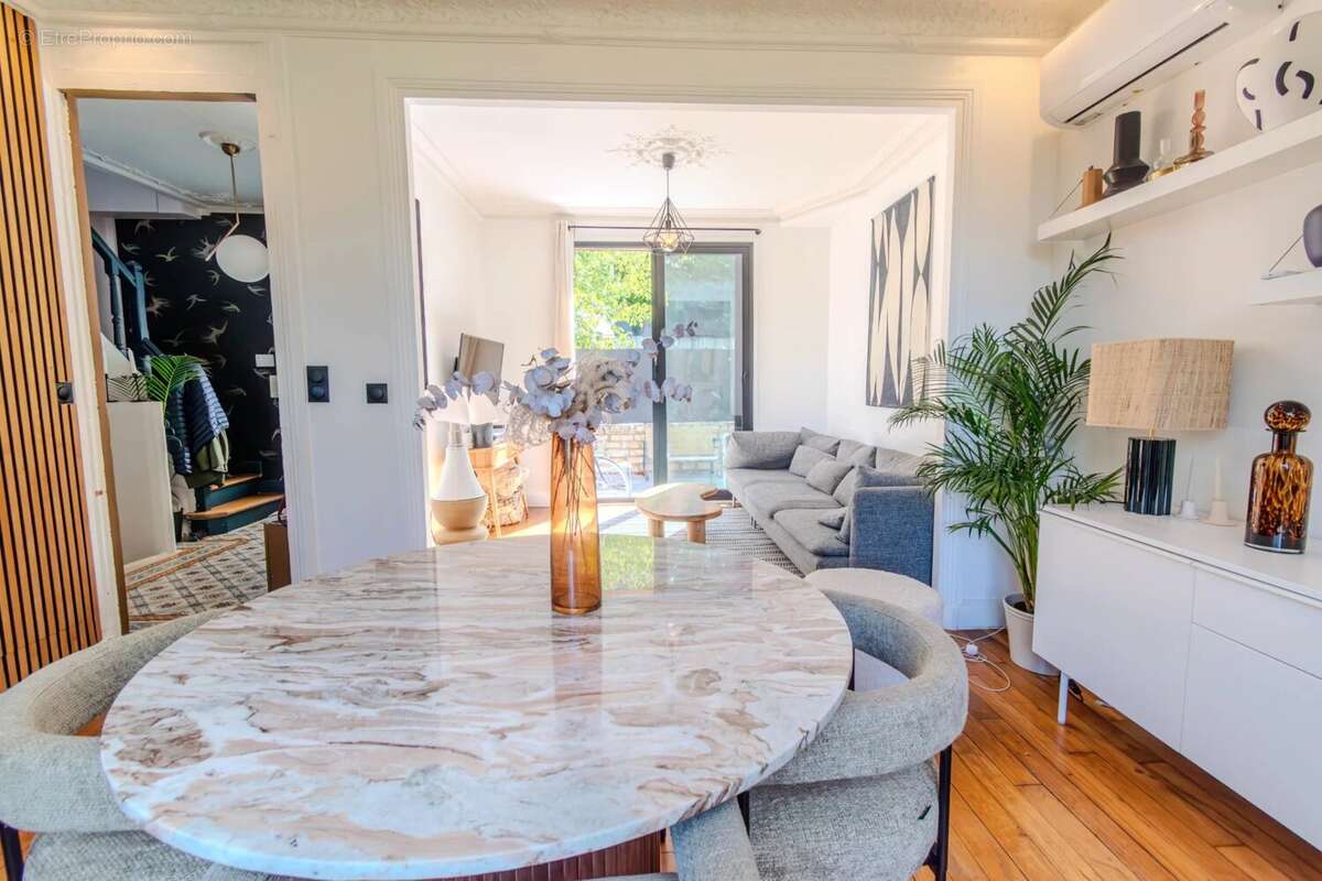 Maison à MONTMORENCY