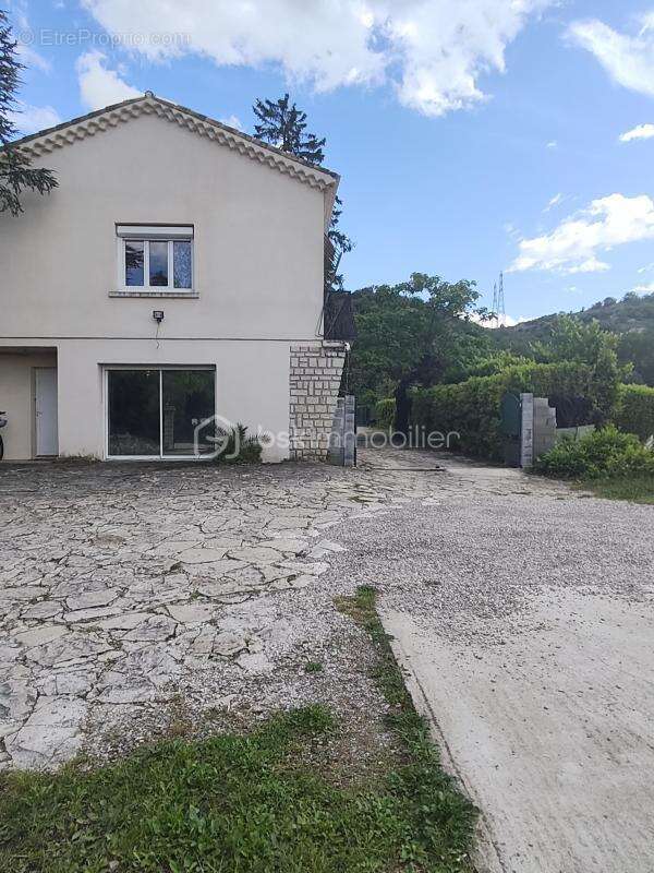 Maison à CHATEAUNEUF-DU-RHONE