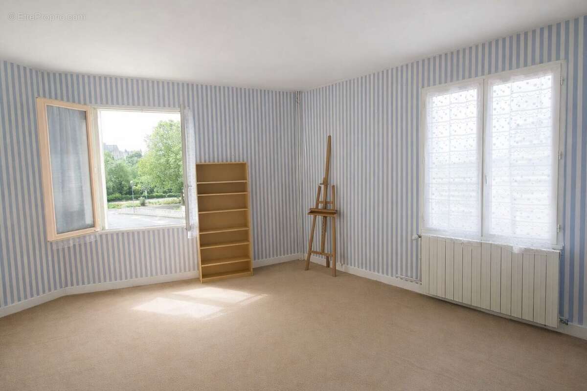 Maison 197 m² à Montreuil-Bellay  - photo 5