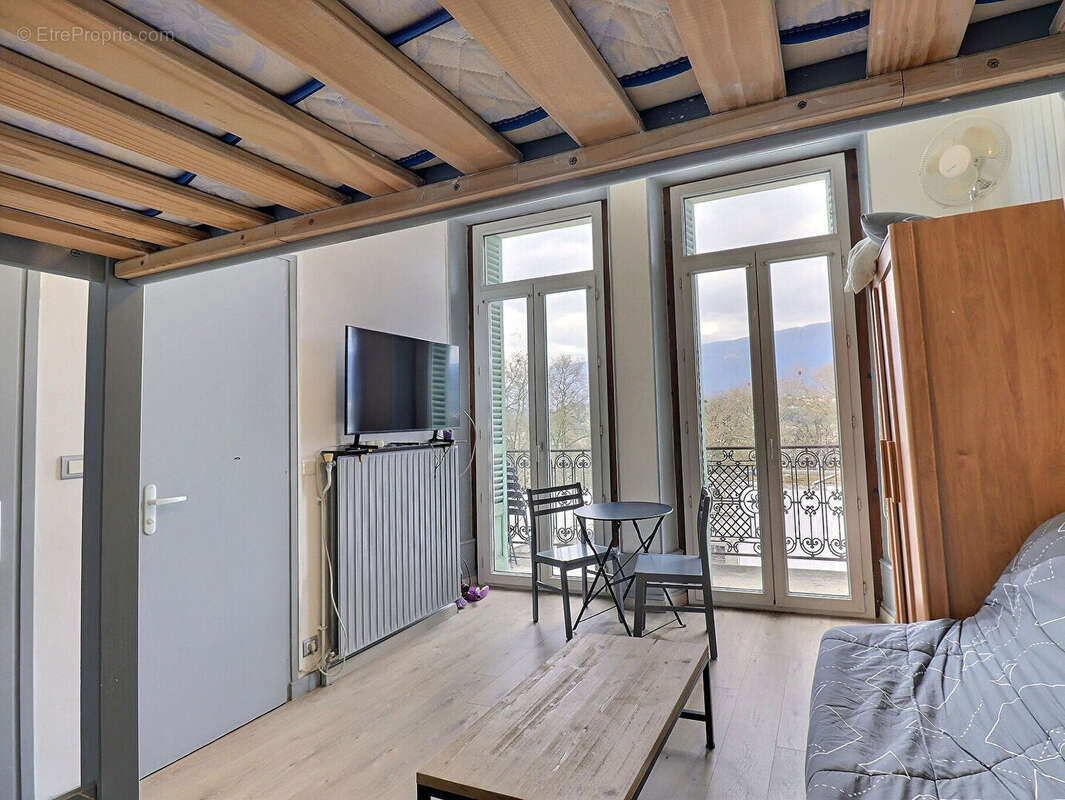 Appartement à AIX-LES-BAINS
