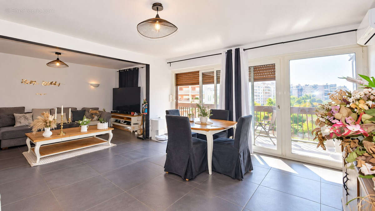 Appartement à MARSEILLE-6E