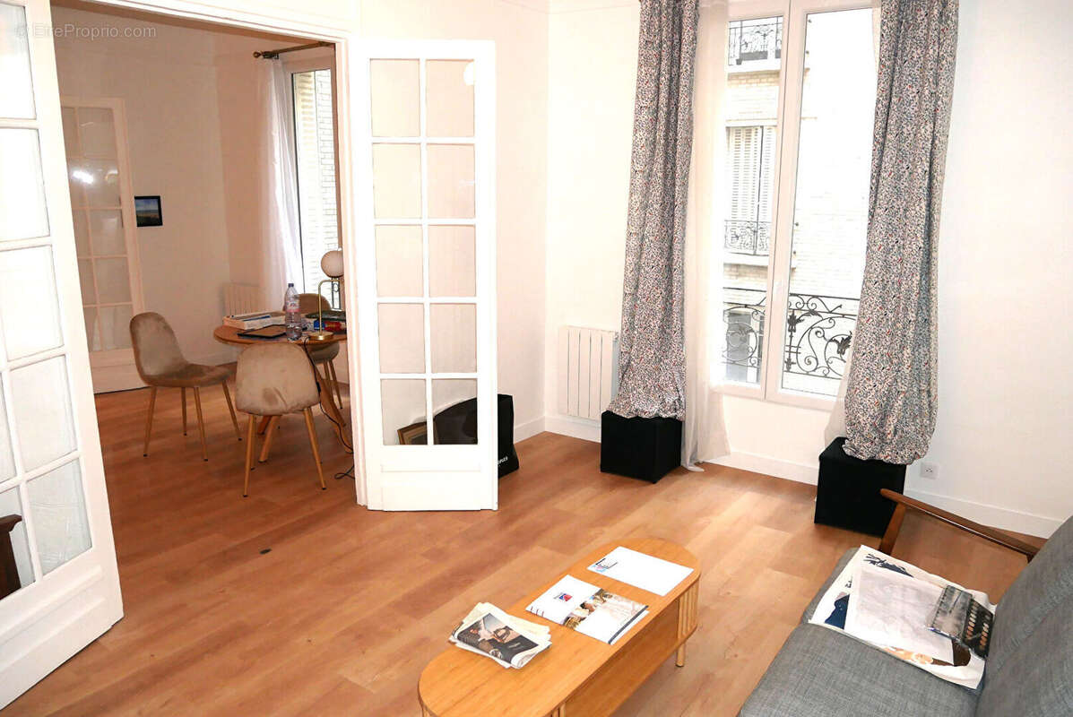 Appartement à PARIS-17E