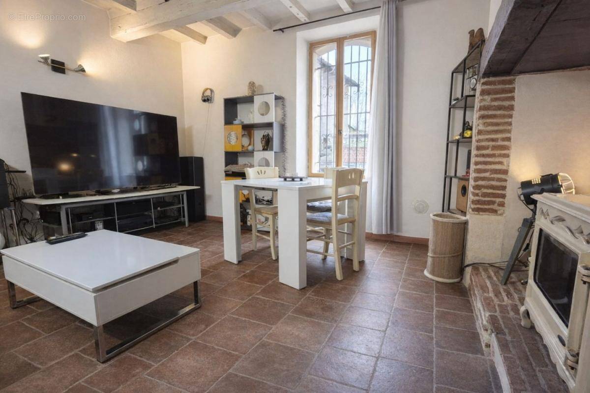 Appartement à SAINT-SULPICE