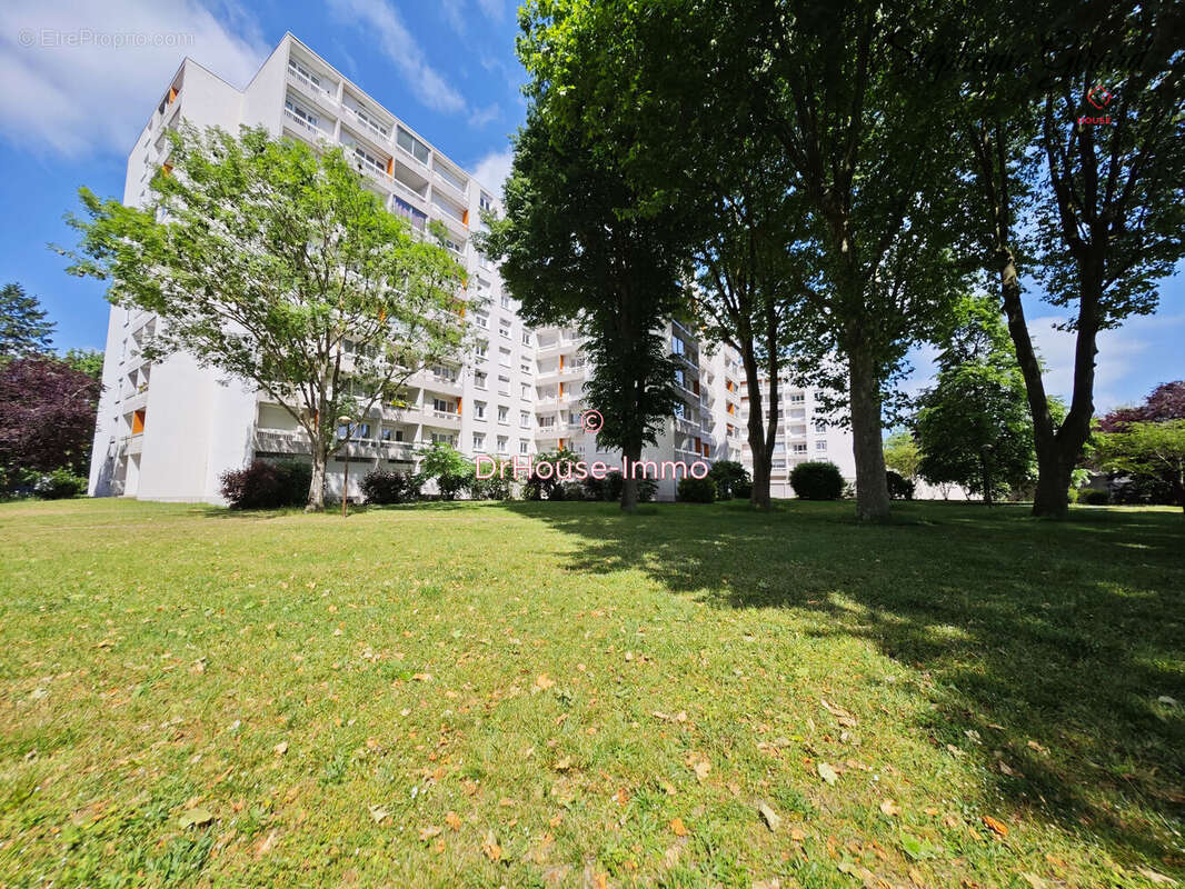 Appartement à FLEURY-LES-AUBRAIS