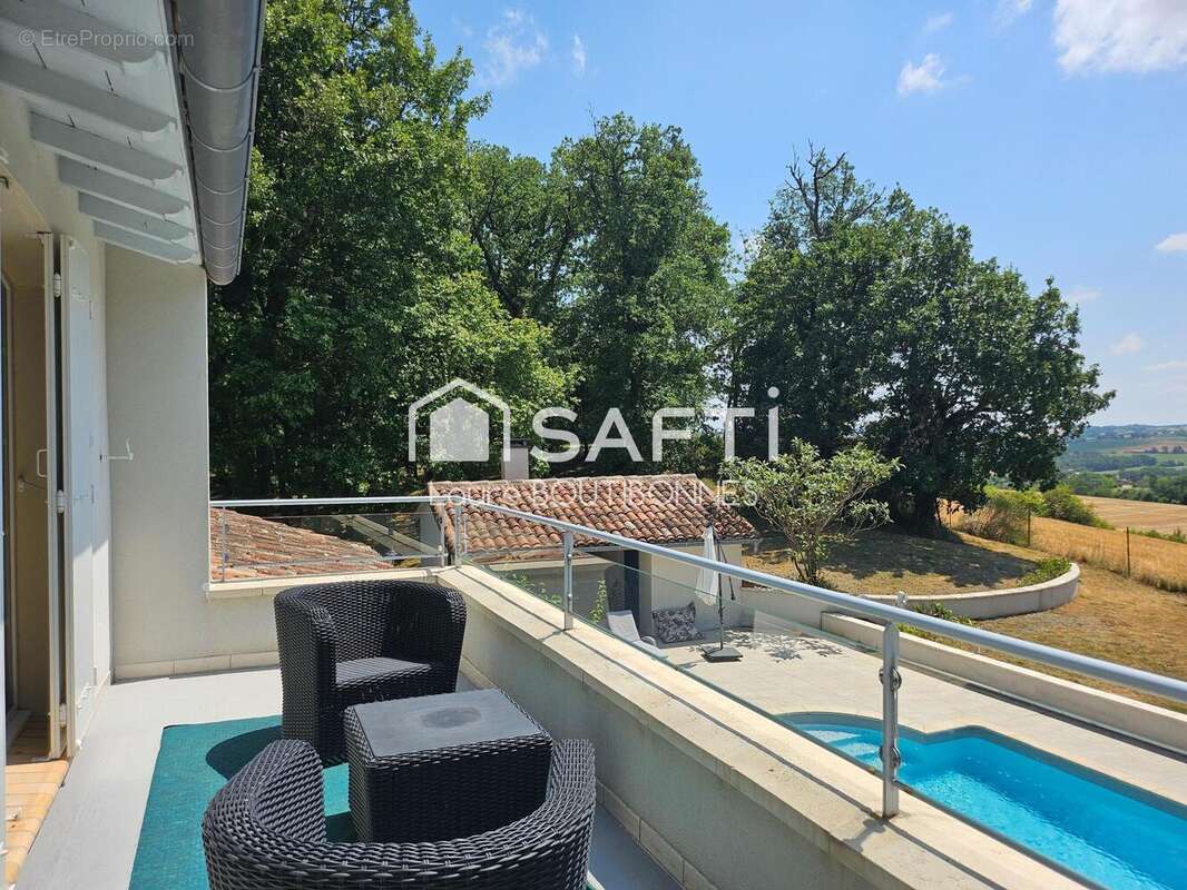 Photo 2 - Maison à SAINT-SULPICE