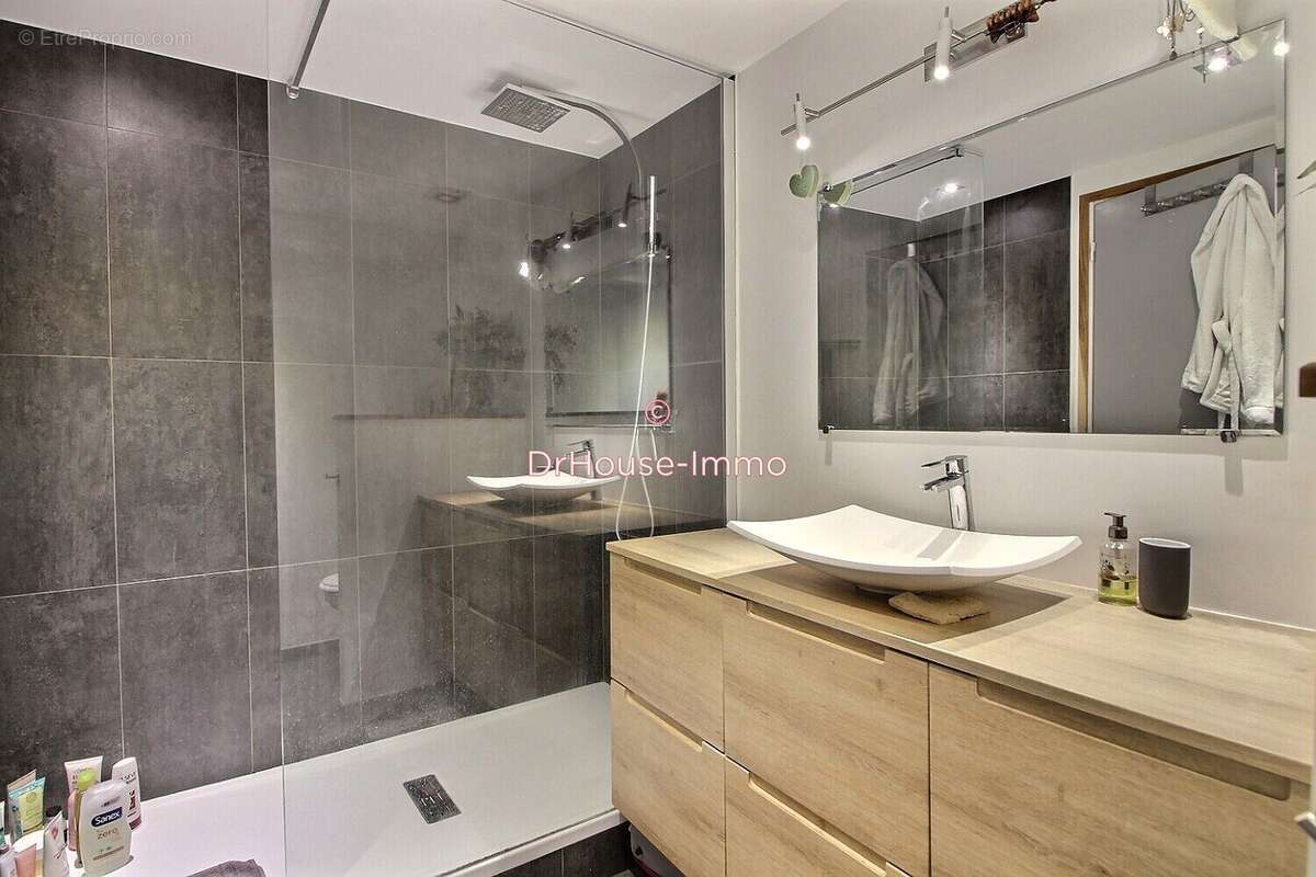 Appartement à MARSEILLE-2E