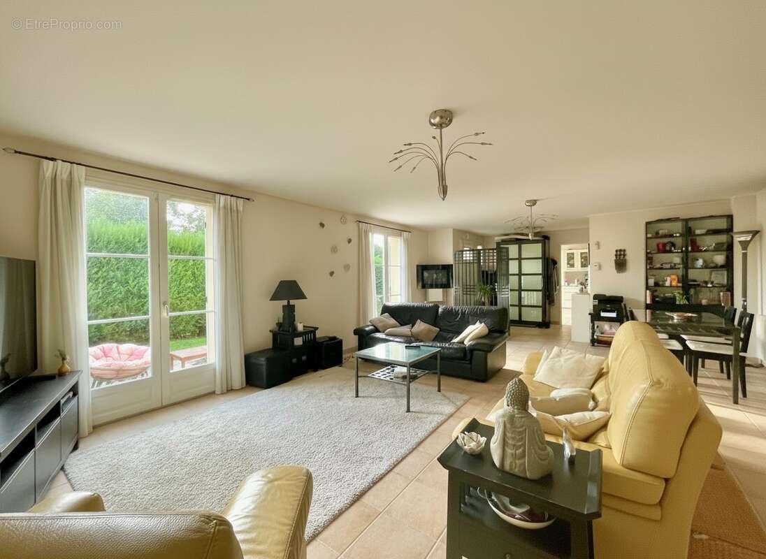 Maison à MONTLIGNON