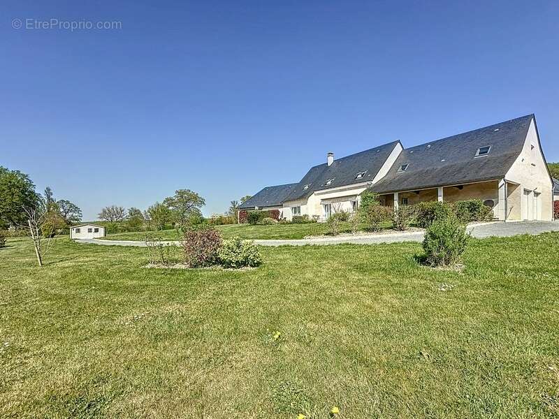 Maison à BEAUMONT-LA-RONCE