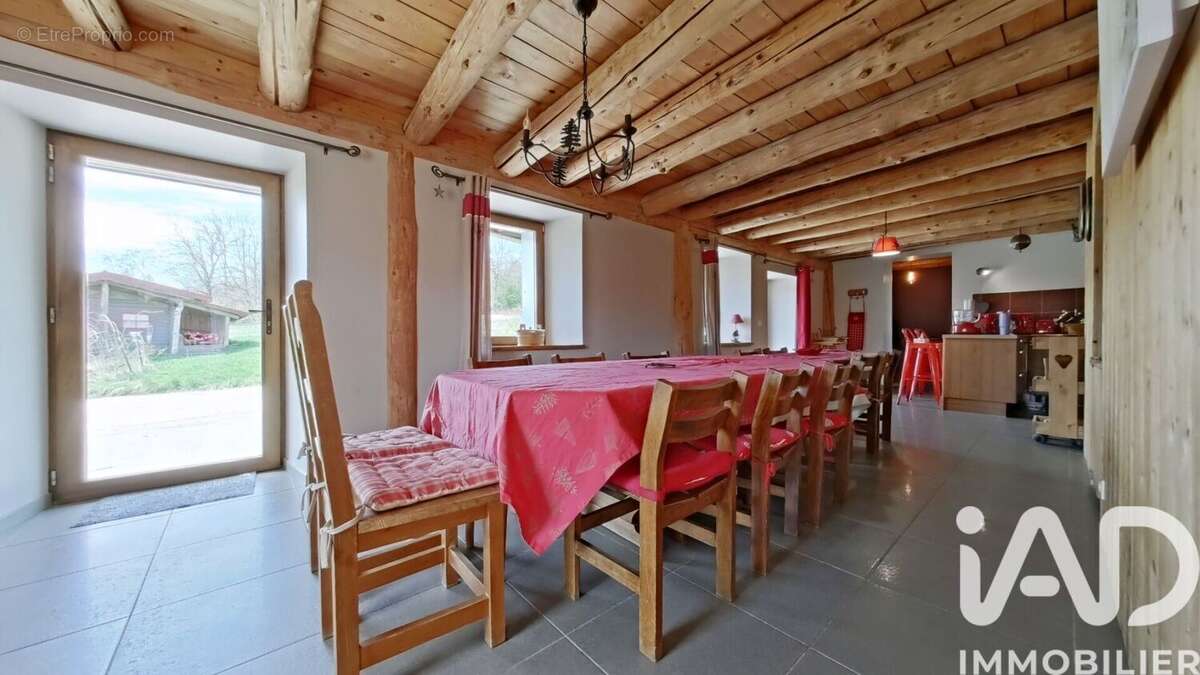 Maison 201 m² à Septmoncel  - photo 2