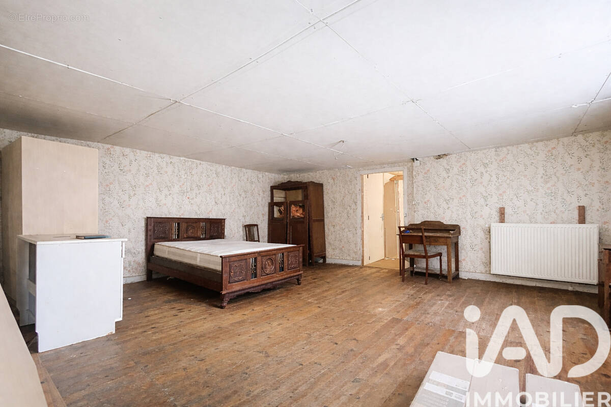 Photo 1 - Maison à SAINT-CARADEC