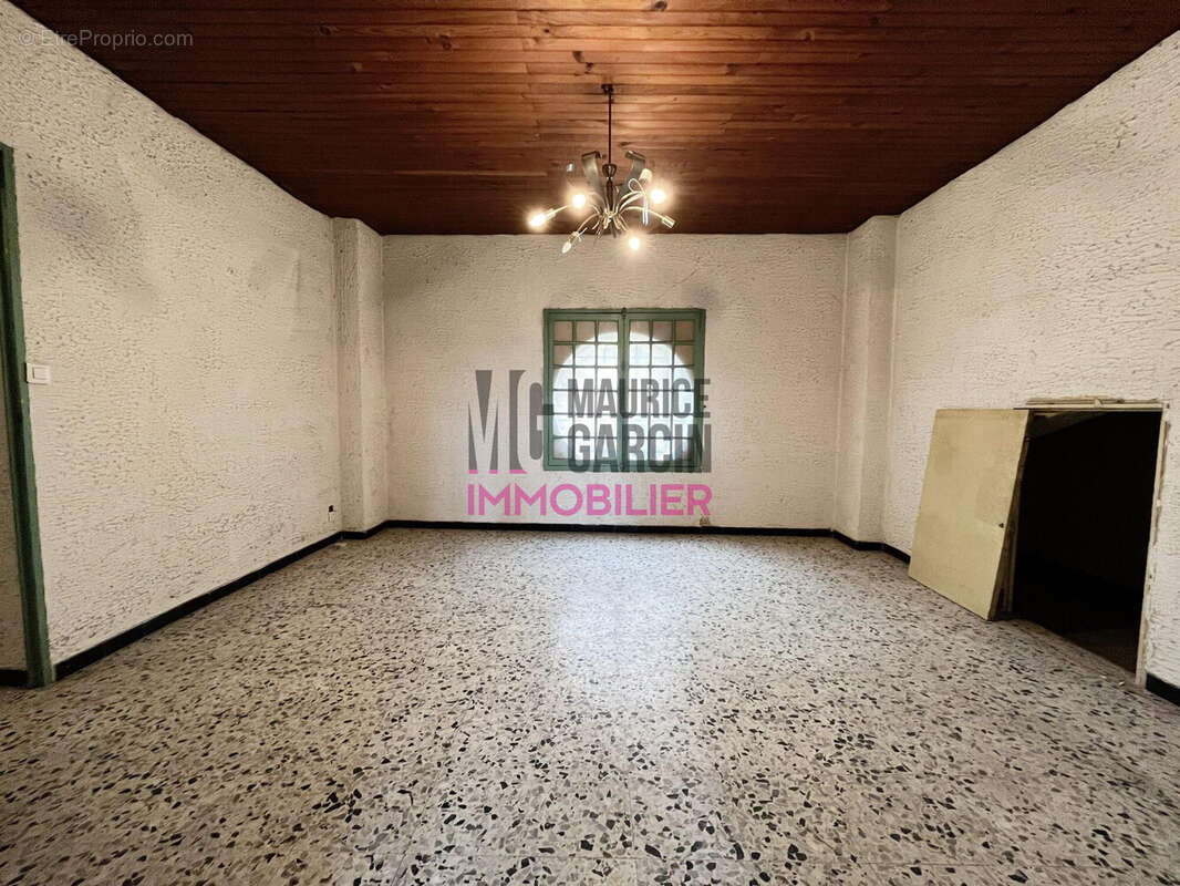 Maison à L&#039;ISLE-SUR-LA-SORGUE