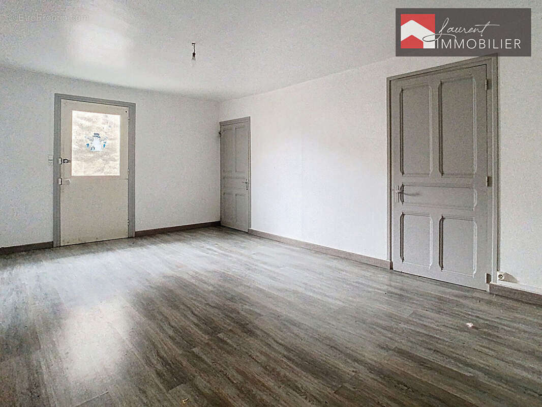 Maison à PONT-DE-VAUX